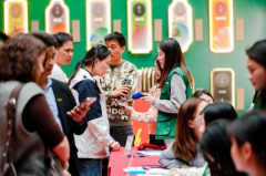 千年舟正在广佛了完美的发卖取办事收集